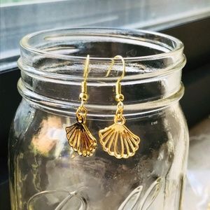 ✨Dainty Gold Seashell Dangle Drop Earrings